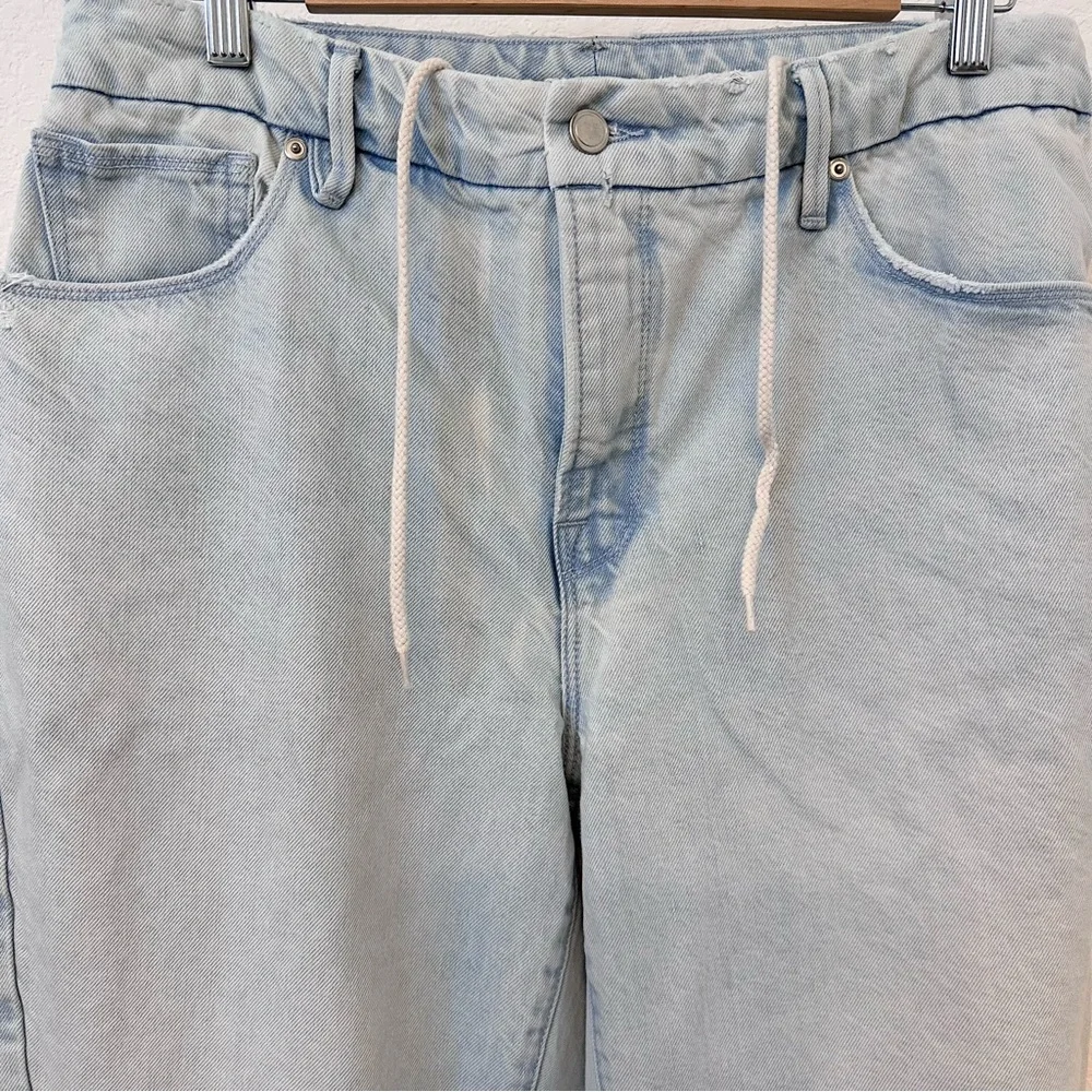 Good American Good 90s Light Wash Relaxed Jeans Size 8/29 Y2K Style Baggy Jeans - Picture 2 of 8